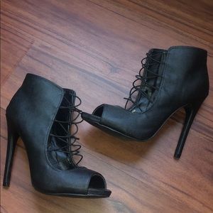 Never worn black heels